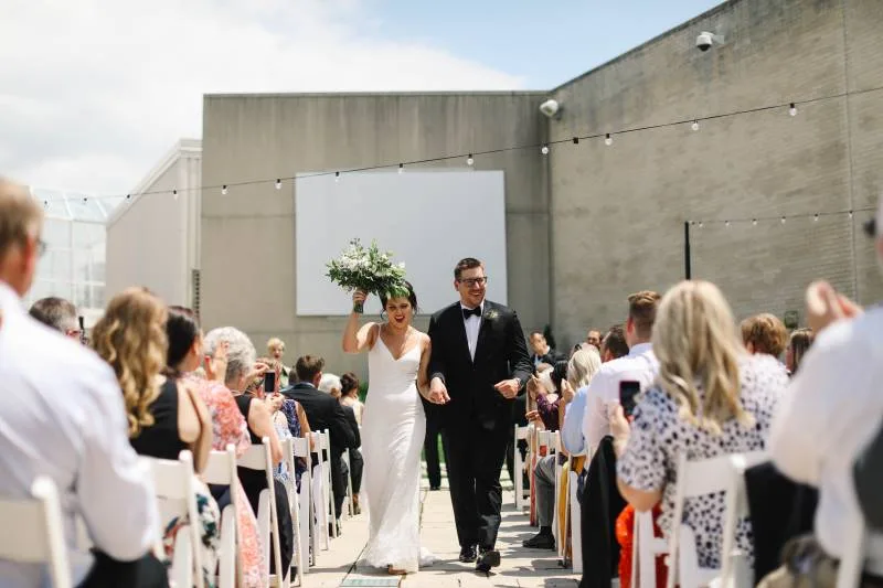 1236817-51585-l-56483y3AMURU