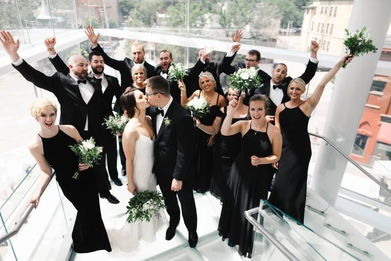 1236818-51585-l-56483NyvEHYt