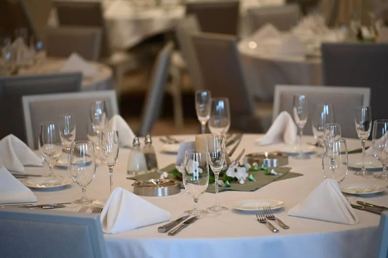 1236864-51589-l-56483uzysAWE