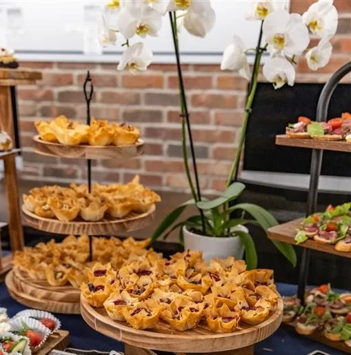 1237302-51605-l-YTasE4A