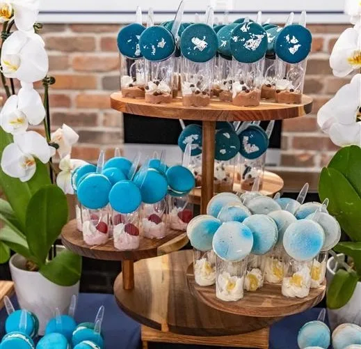 1237306-51605-l-ezu3Are