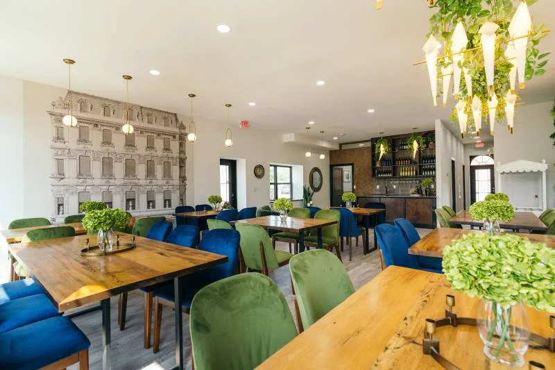 1237980-51629-l-56483EhURugA