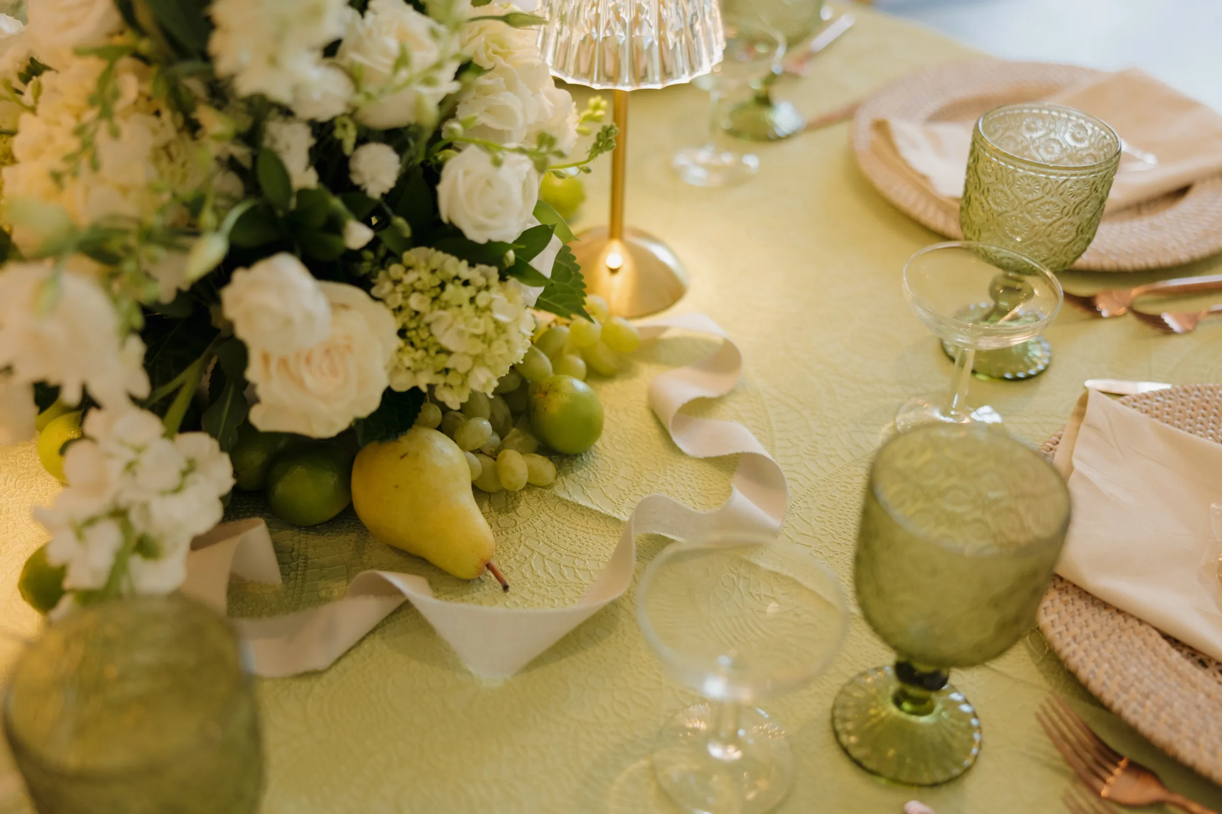 A Light & Romantic Spring Wedding Editorial at The Eloise