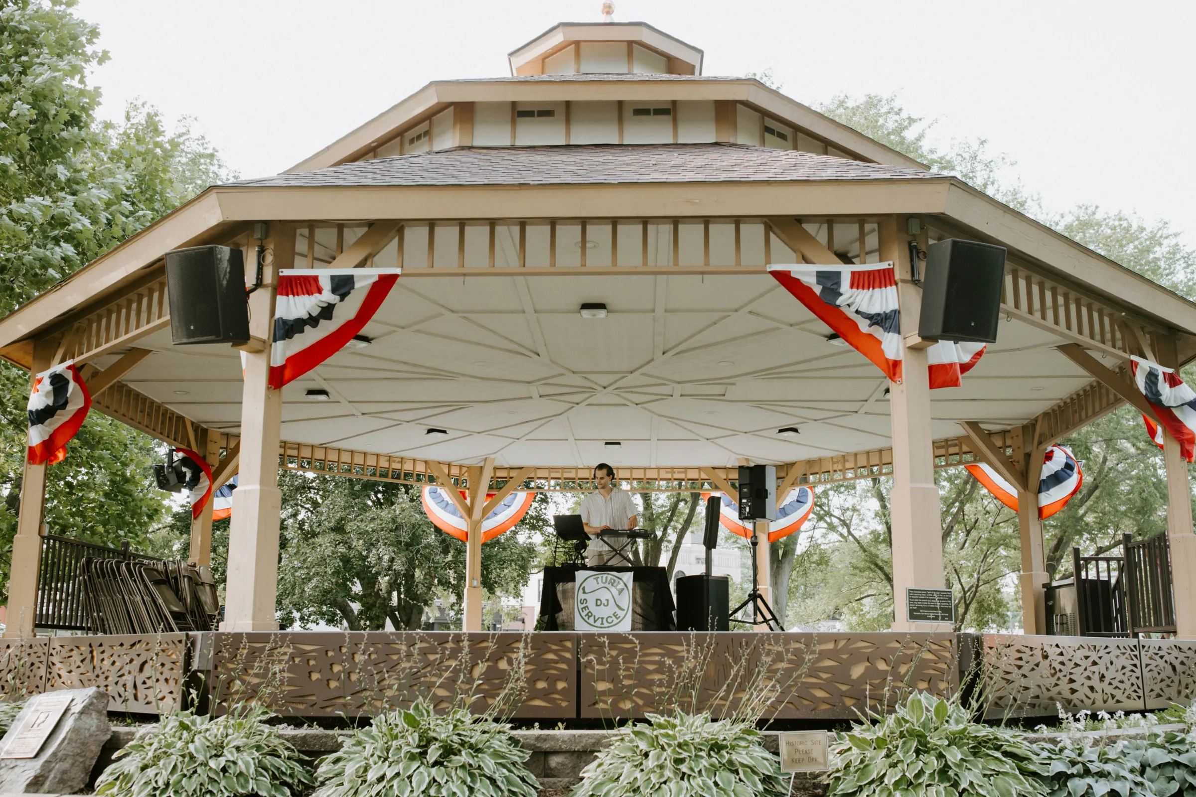 Turia-DJ-Service-Josiah-Zanghi-wedding-event-dj-Southern-Wisconsin-5